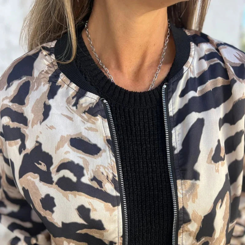 Lourdes - Chaqueta bomber con estampado de cebra